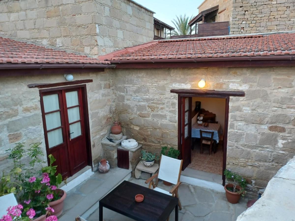 Niovi House Apartman Tóhni Kültér fotó